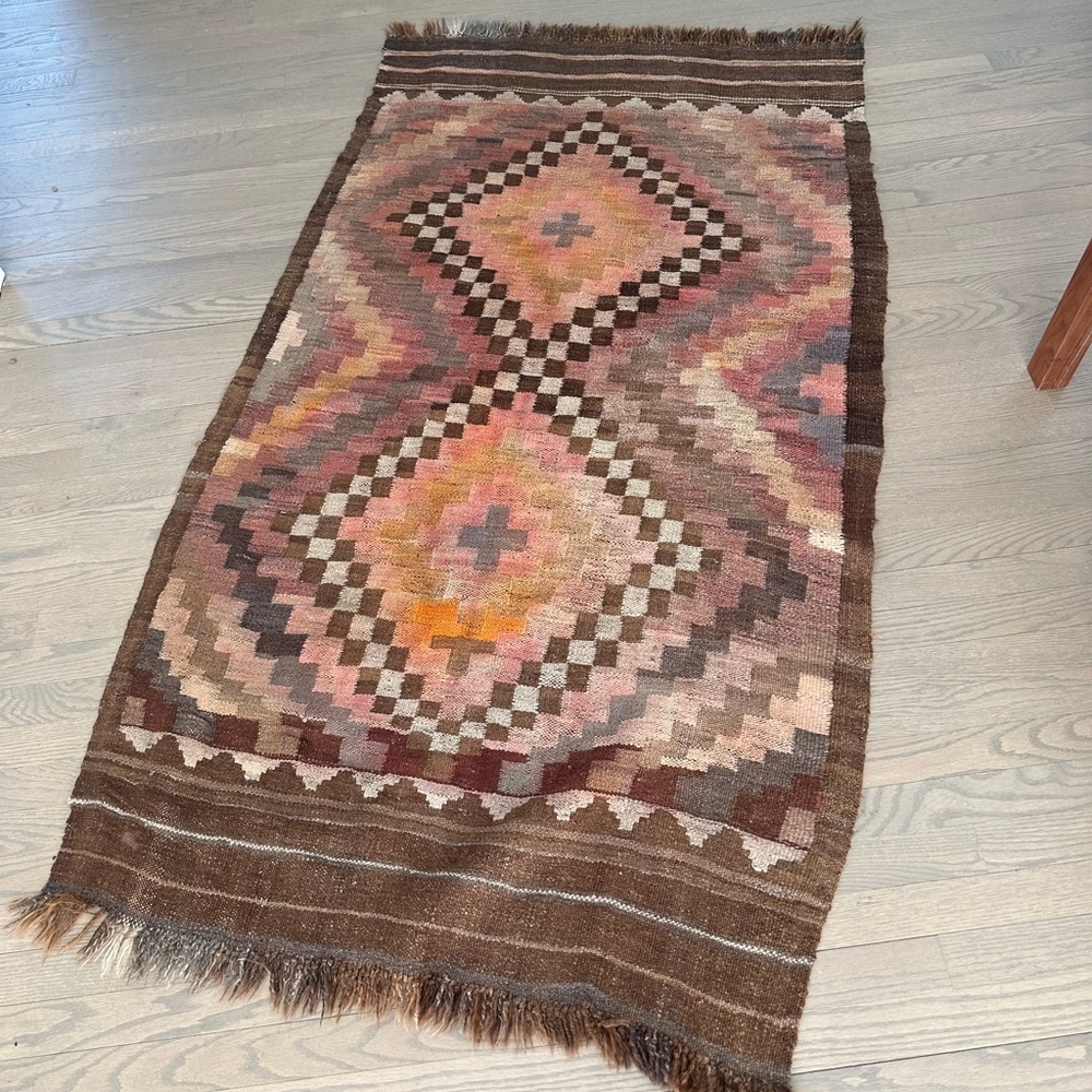 Vintage kilim rug